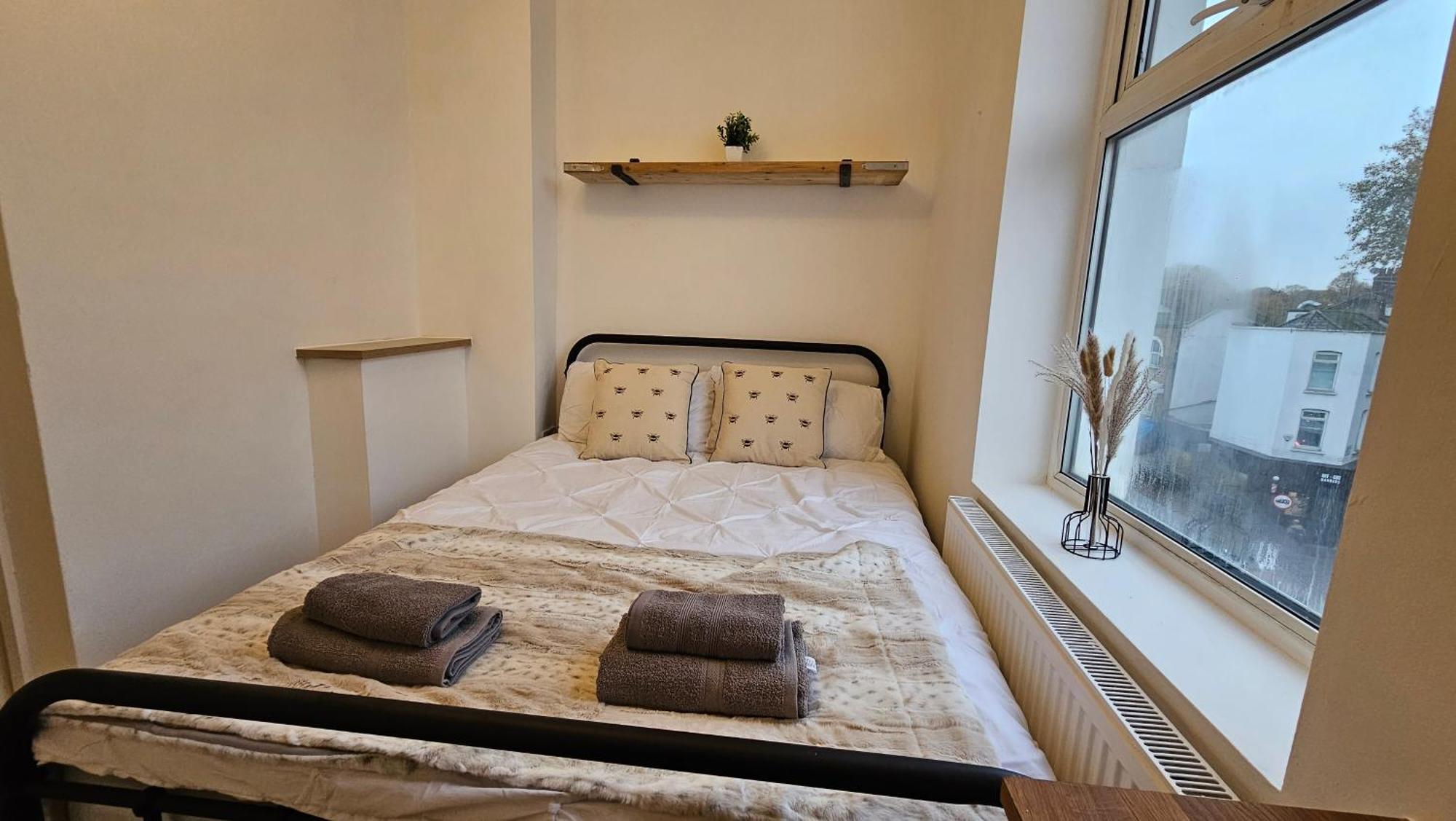 Bros Inn Hotel Лондон Экстерьер фото