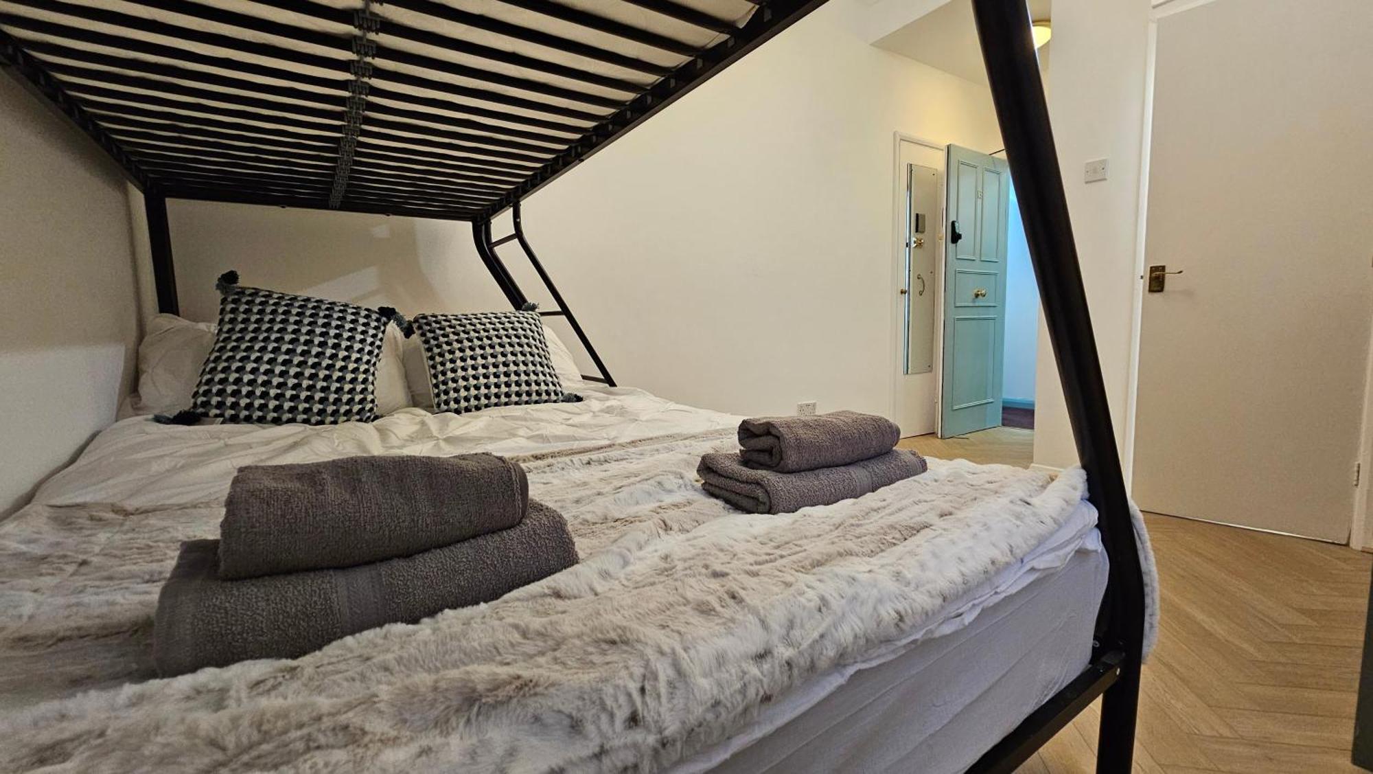 Bros Inn Hotel Лондон Экстерьер фото